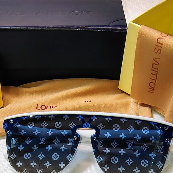 LUIS VUITTON UNISEX SUNGLASSES, MADE IN ITALY- NEW IN BOX! - Picture 2 of 4